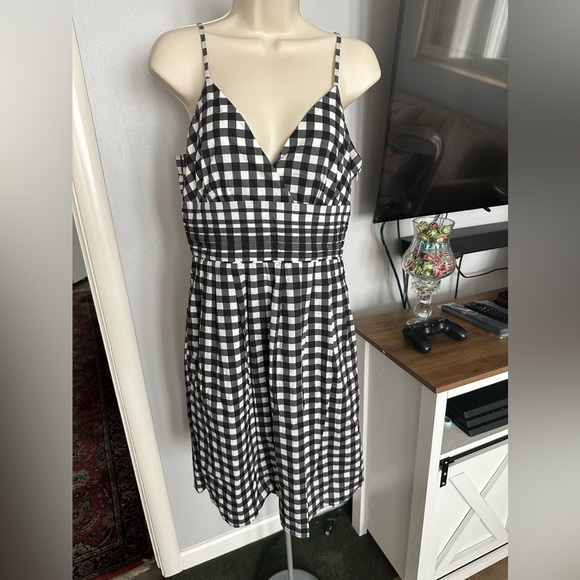 Banana Republic Black and White Checkered Women's Dress size 8 - Picture 1 of 8